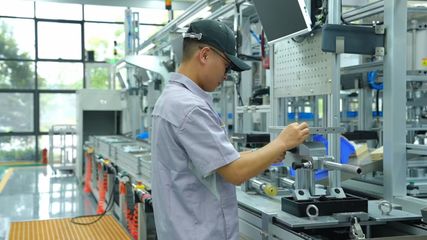 成都軌道交通智能化造修新里程 首個智能化地鐵剎車“4S店”與三條產線齊發